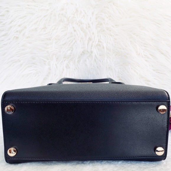 ‼️TODAY ONLY‼️Michael Kors Montgomery Satchel Bag - Picture 6 of 8